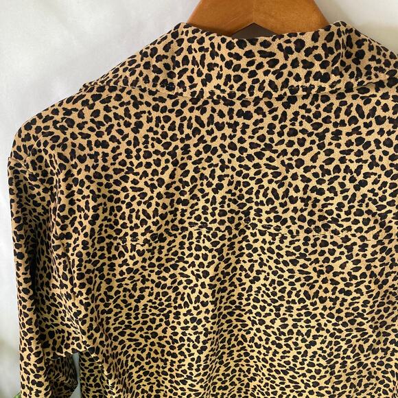 McCalls| Women's vintage y2k leopard button up collared jacket - Picture 13 of 16